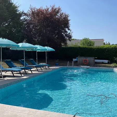 Independent With Swimming Pool Apartman Saint-Sulpice-de-Roumagnac