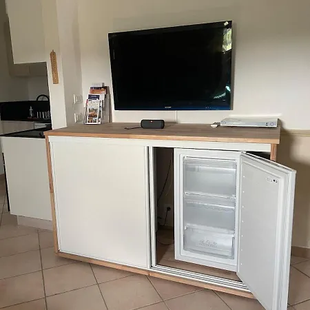 Apartman Independent With Swimming Pool Saint-Sulpice-de-Roumagnac