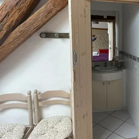 Independent With Swimming Pool Apartman Saint-Sulpice-de-Roumagnac