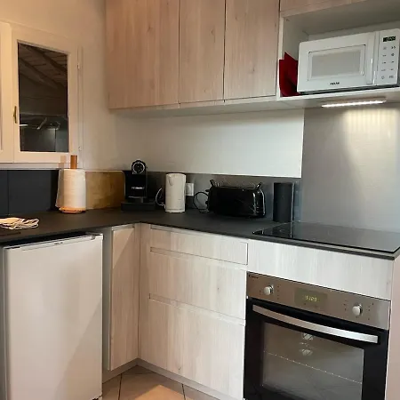 Independent With Swimming Pool Apartman Saint-Sulpice-de-Roumagnac